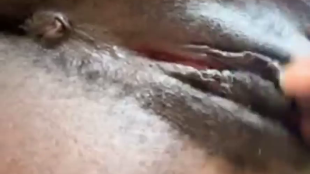 Ebony sexy body showing everything